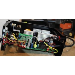 Aparat de sudat invertor KraftTool FULL BRIDGE IGBT KT300RX flexmag.md