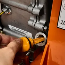 Compactor pe benzina pentru nisip si pietris Kraft&Dele KD1196 flexmag.md