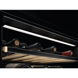 Dulap pentru vin AEG AWUD040B8B, Negru flexmag.md