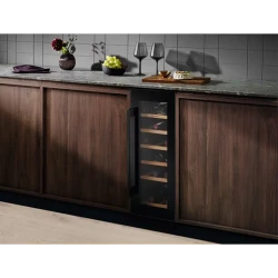 Dulap pentru vin Electrolux EWUS020B5B, Negru flexmag.md