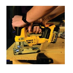 Ferastrau pendular cu acumulator DeWALT DCS334NT flexmag.md