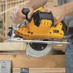 Fierastrau circular DeWALT DWE575K flexmag.md