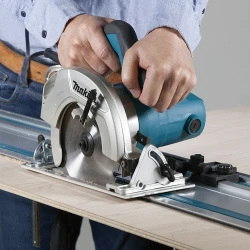 Fierastrau circular Makita HS6601 flexmag.md