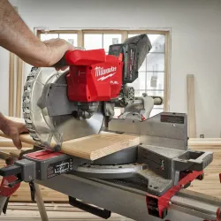 Fierastrau circular stationar pe acumulator Milwaukee M18 FMS305-121 (1 acumulator) flexmag.md