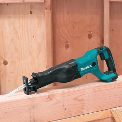 Fierastrau cu sabie pe acumulator Makita LXT DJR186Z flexmag.md