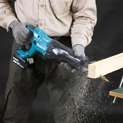 Fierastrau cu sabie pe acumulator Makita LXT DJR186Z flexmag.md