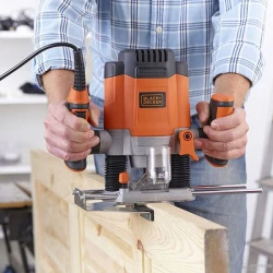 Freza electrica pentru lemn Black+Decker KW1200EKA flexmag.md