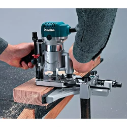 Freza electrica unimanuala Makita RT0702CX2 flexmag.md