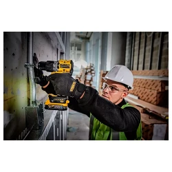 Masina de gaurit si insurubat cu impact pe acumulator DeWALT DCD805E1T-QW flexmag.md