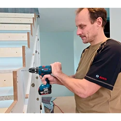Masina de gaurit si insurubat pe acumulator Bosch GSR (0615990K3S) flexmag.md