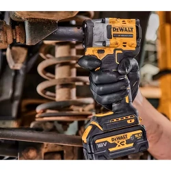 Masina de insurubat cu impact pe acumulator DeWALT DCF922D2T flexmag.md
