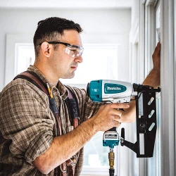 Степлер пневматический для гвоздей Makita 4,9-8,3 бар-25-64 мм flexmag.md