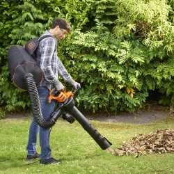 Suflanta aspirator de frunze Black+Decker BEBLV300 flexmag.md