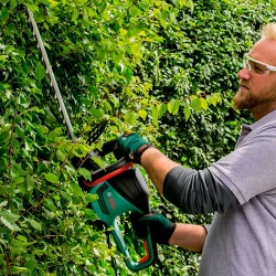 Кусторез Bosch Universal Hedge Cut 60 (06008C0703) flexmag.md