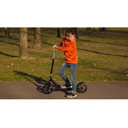 Trotineta Lionelo Luca Black Graphite flexmag.md